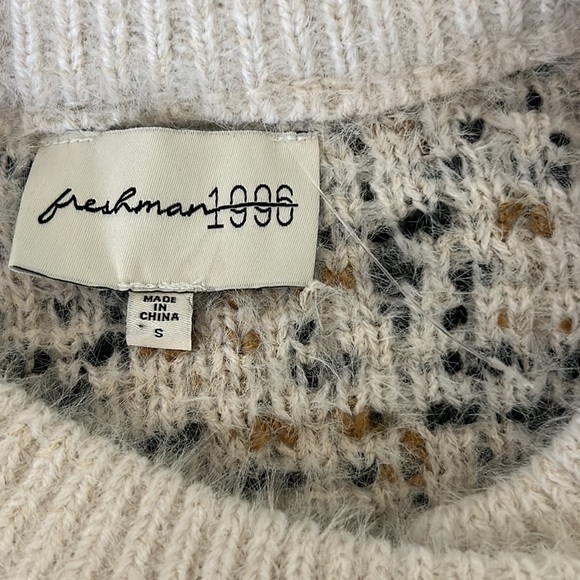 NEW Freshman 1996 Cream Tweed Fuzzy Knit Gold Crested Button Crop Cardigan - S - Picture 10 of 12